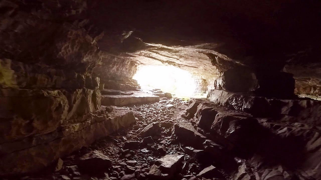 Gola dell'Iskar (Lyutibrod) Caverna Temnata Dupka (Lakatnik)