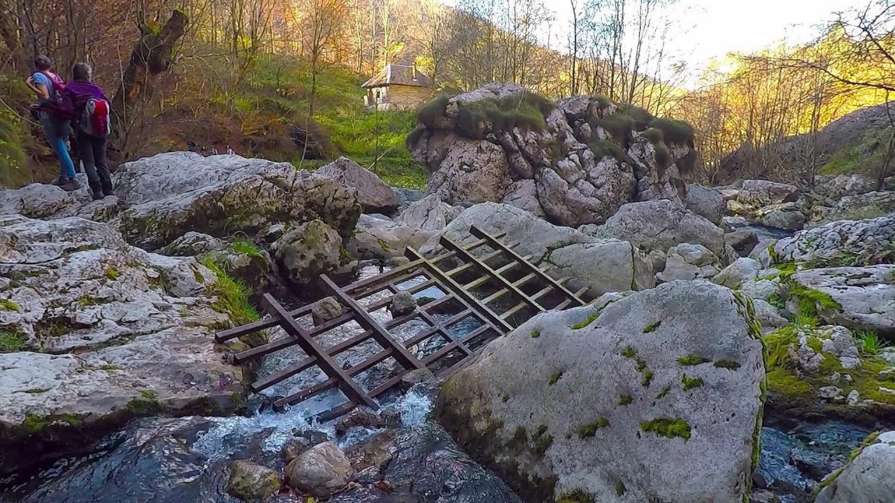 Huda lui Papara cave (Papara's Hole) - Salciua de Jos, Trascau Mountains