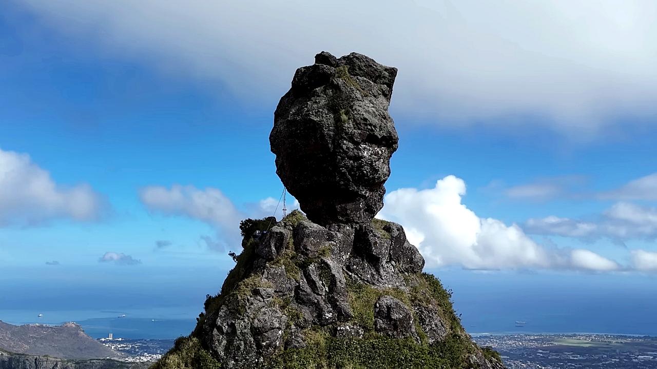 Pieter Both-csúcs - Creve Coeur | Videó