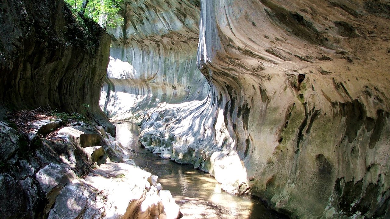 Banita Gorge and Banita rock bridge