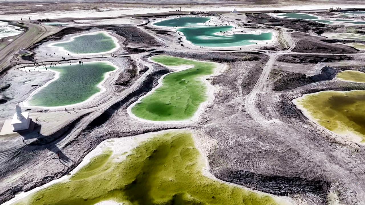 Emerald lake - Qaidam Town