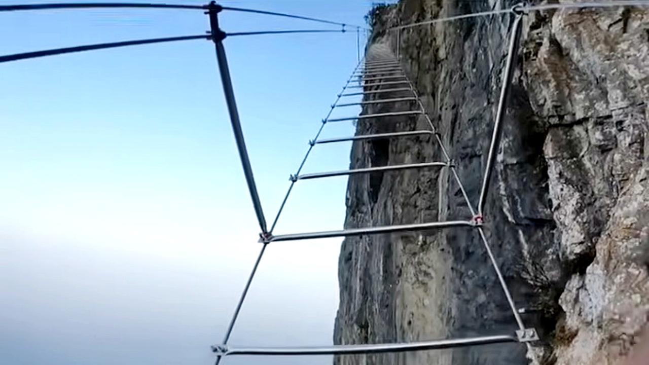 Qixing-hegy via ferrata - Zhangjiajie