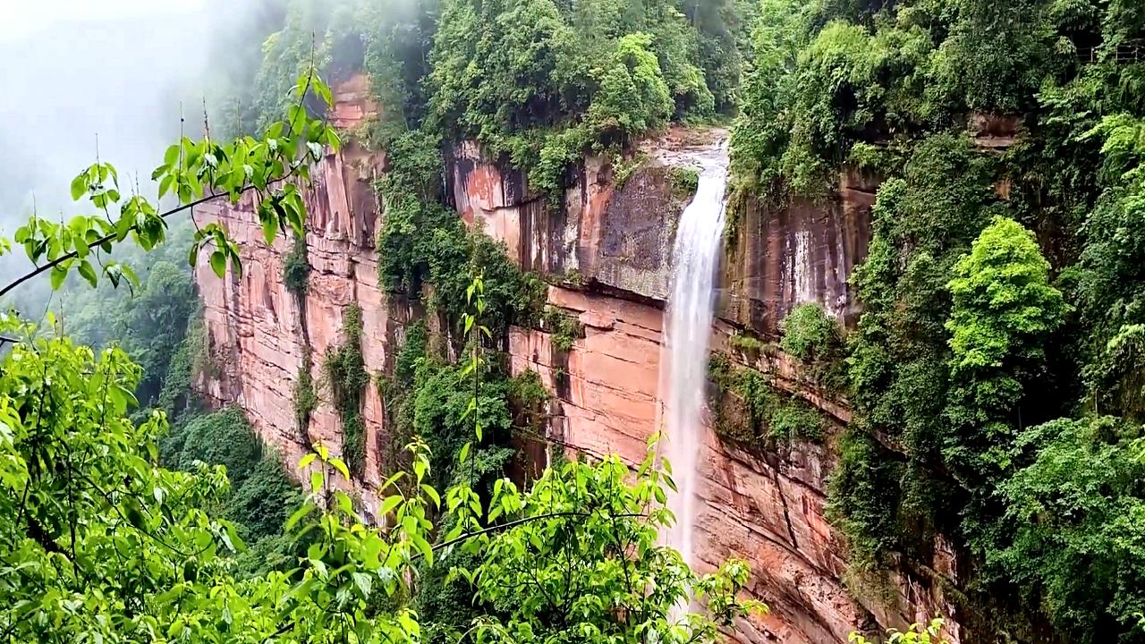 Balcony of Nostalgia Waterfall - Simian Mountain